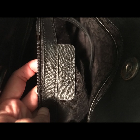 Black Michael Kors purse - Picture 3 of 6